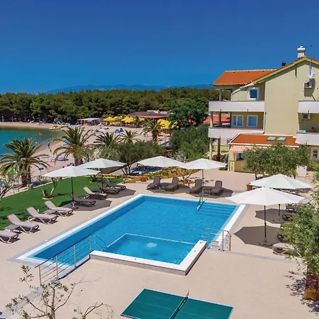 Apartament In With Kitchen Povljana