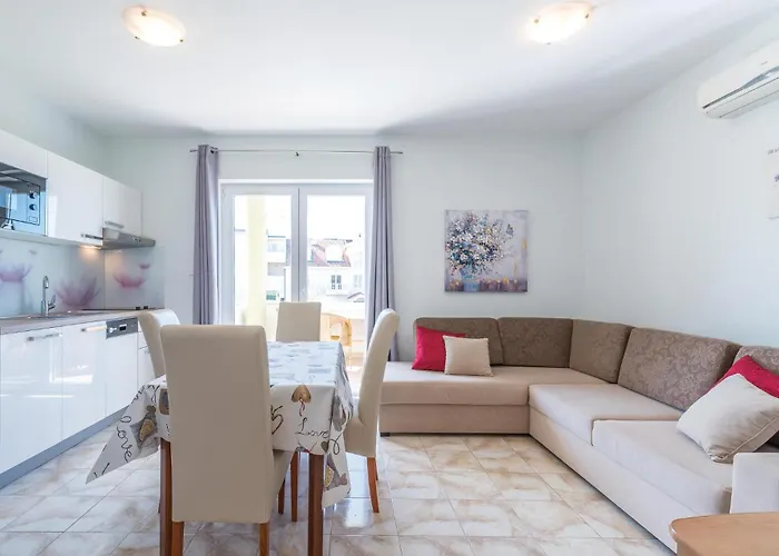 In With Kitchen Apartament