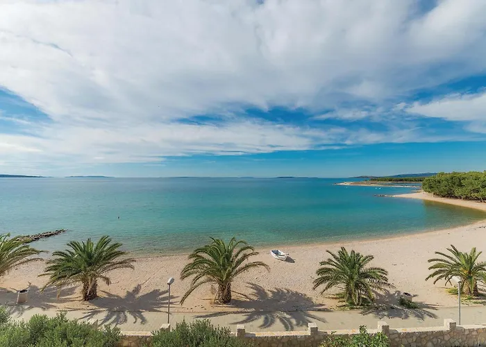 Apartament In With Kitchen Povljana